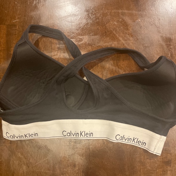 Calvin Klein Bra-Large-Black and white - Picture 2 of 3